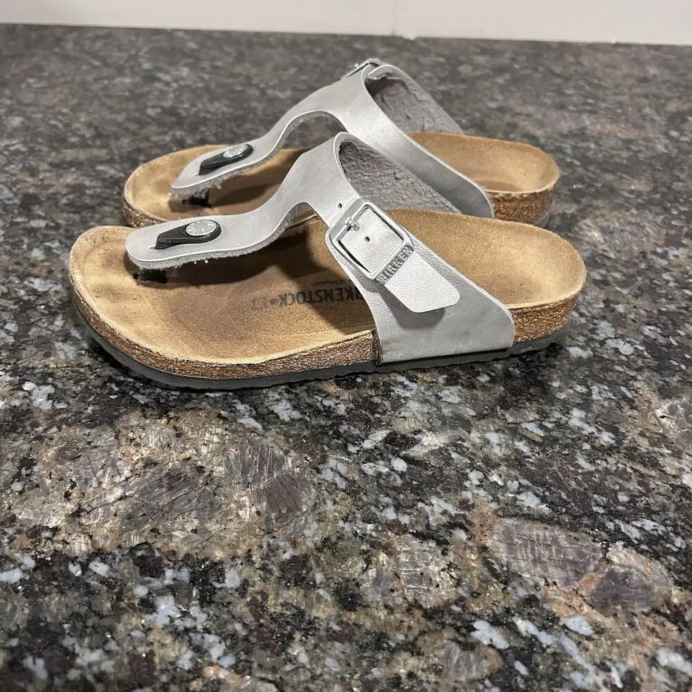 Birkenstock Gizeh Birko‑Flor Silver Thong Sandals Girls size 32